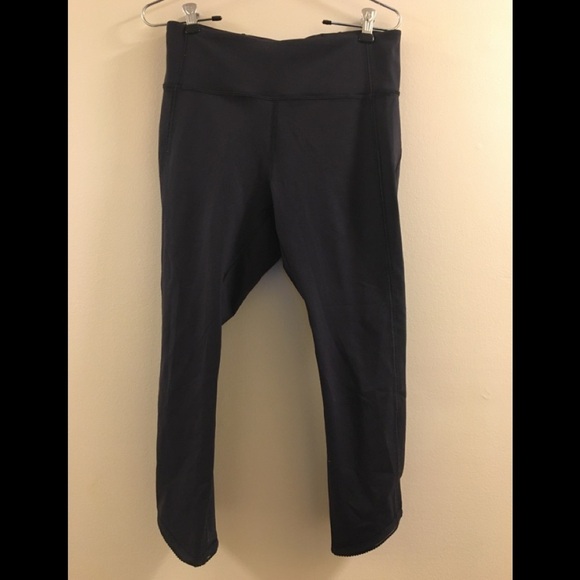 11.Lululemon Deep Breath Crop (21" ) Black 8 - Picture 4 of 8